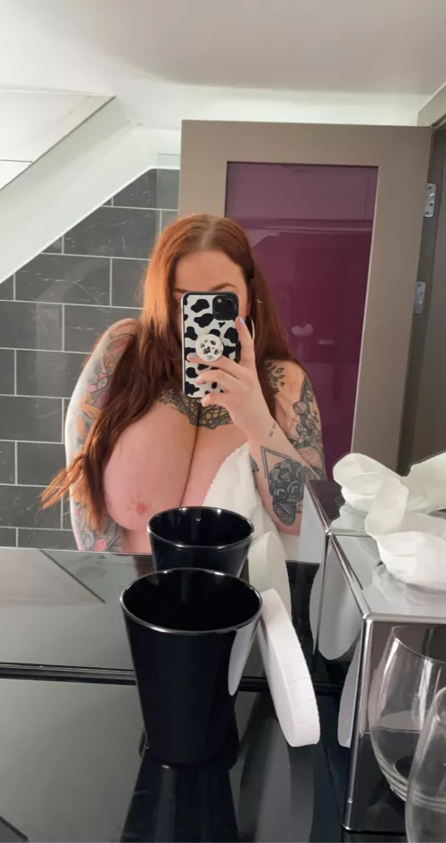 do you like my curves 😈😇 by IvyMooreX