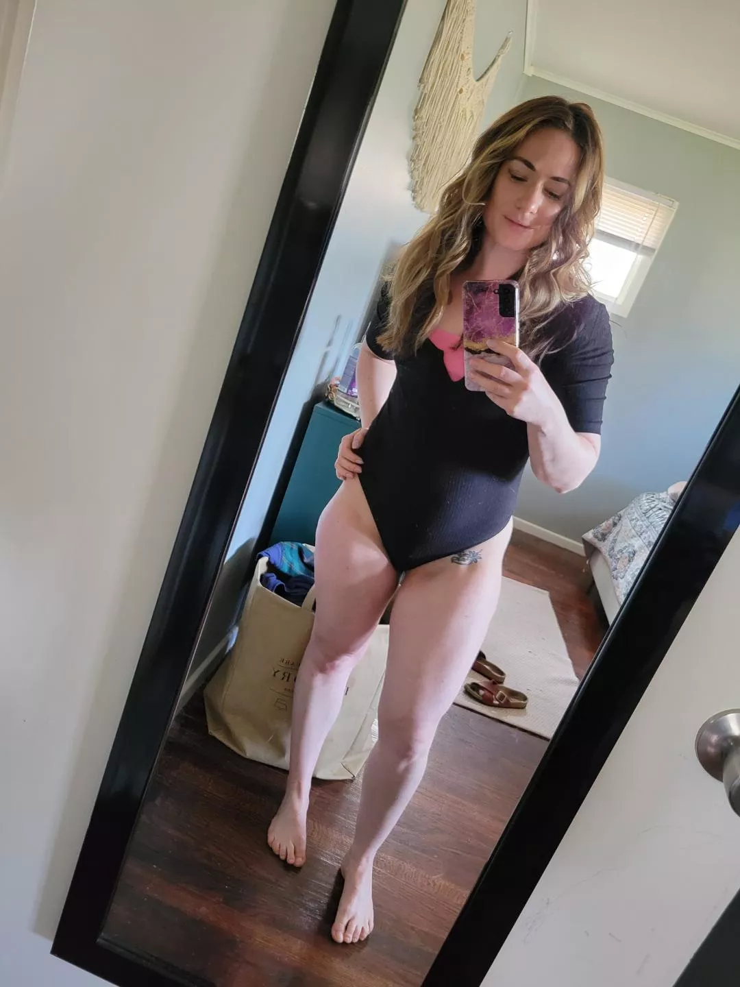 Do you like my curves? posted by holladayparty