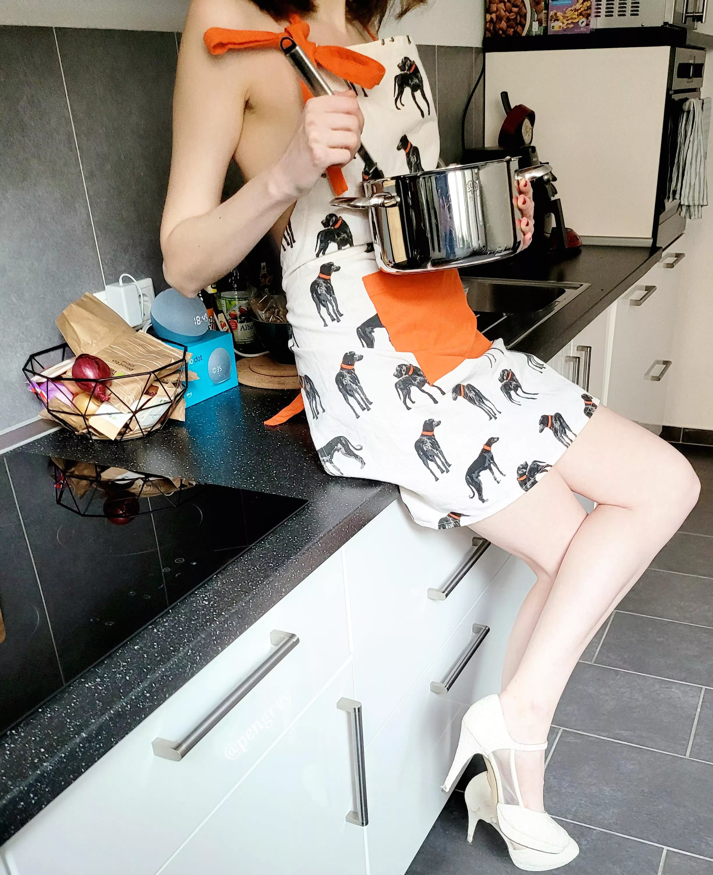 Do you like my favourite cooking attire as much as I do ❔👠🍳👩‍🍳🤍 [F/25/OC] posted by Penelope_Grey_