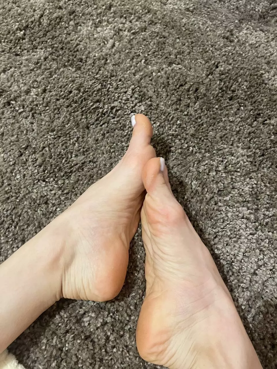 Do you like my feet? posted by Nataamateur