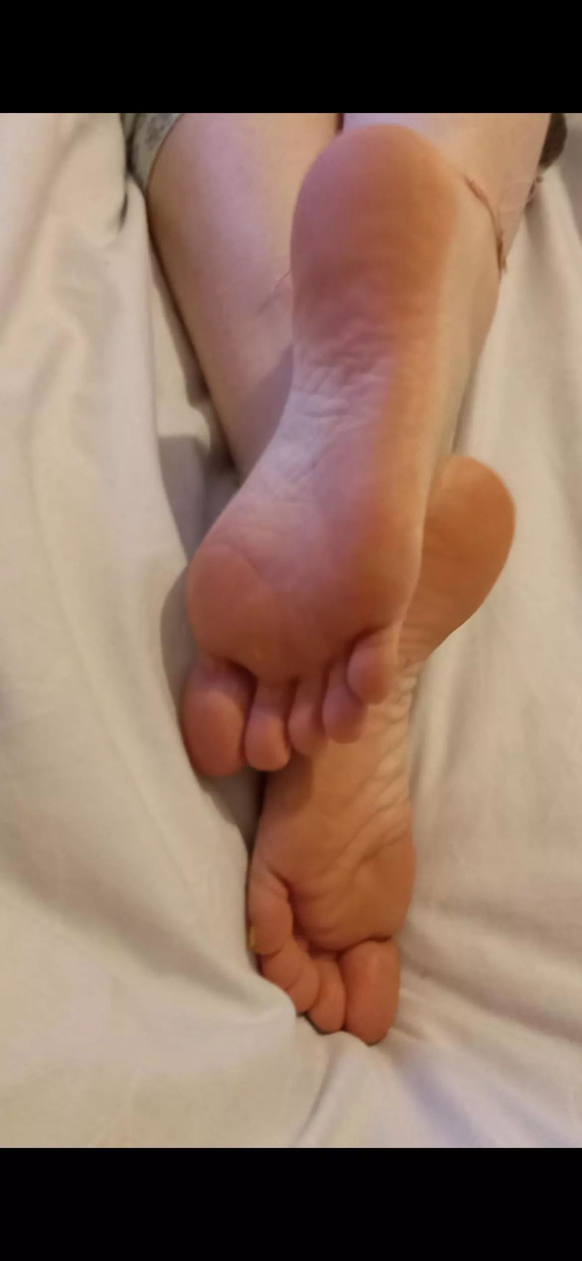 Do you like my feet? posted by IHaveNoUsernameSorry
