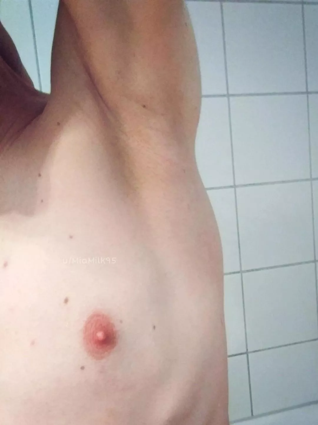Do you like my freshly shaved pits? 🤗 posted by MiaMilk95