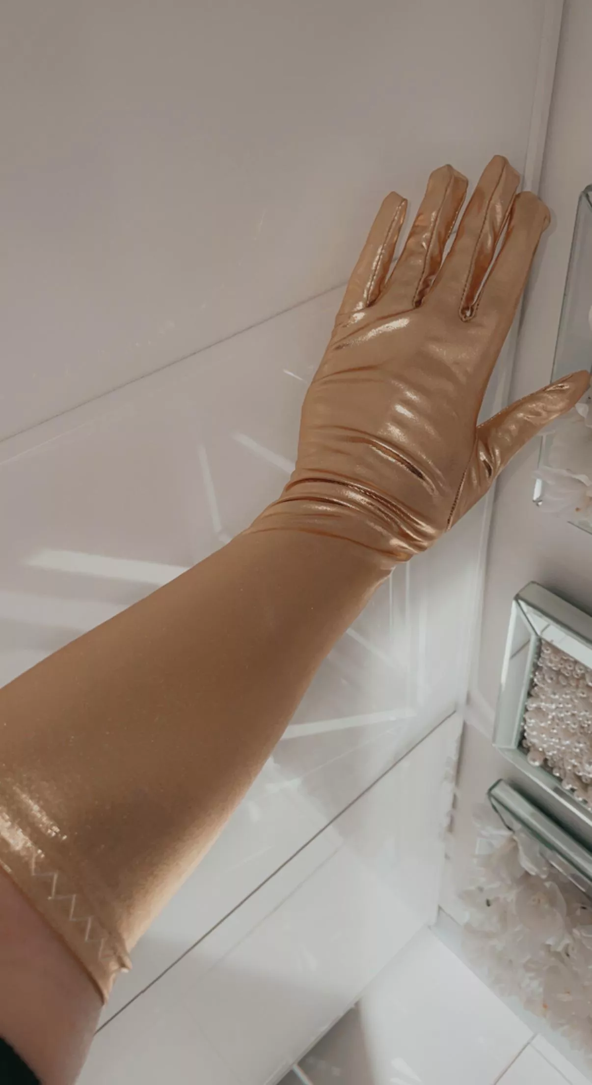 Do you like my gloves baby posted by missfeetandfingers