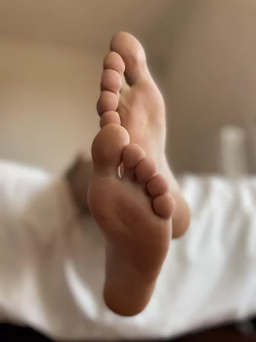 Do you like my gorgeous feet? ;) by daddecashmaster