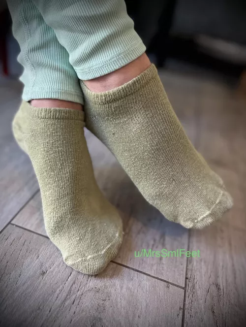 Do you like my green socks? by MrsSmlFeet