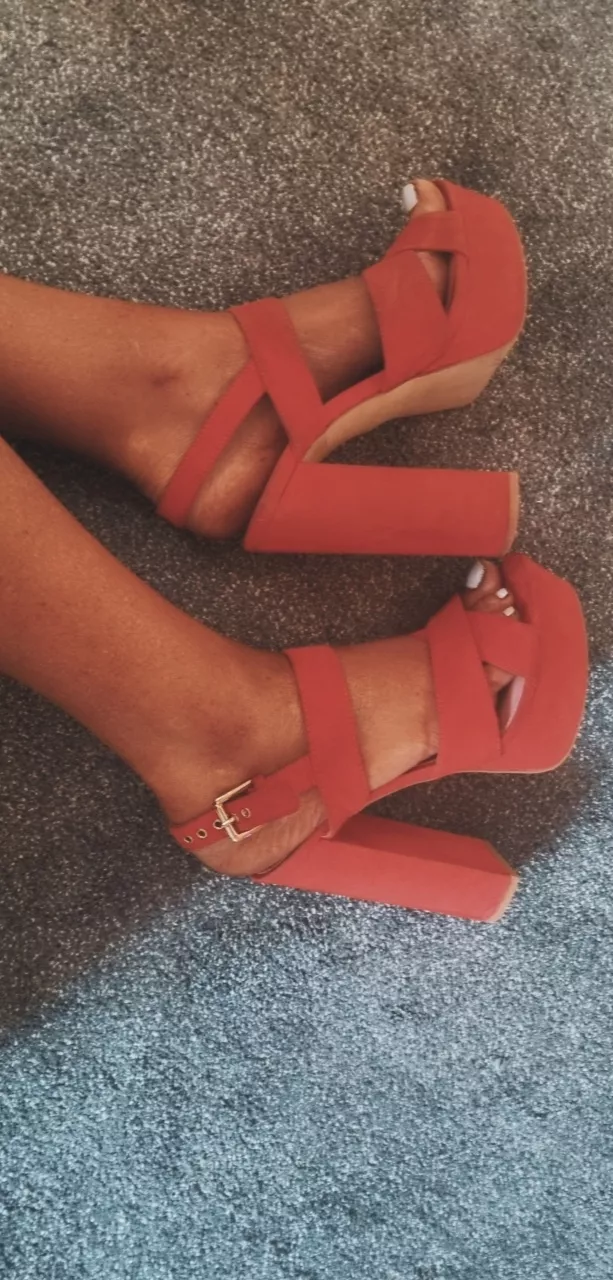 do you like my heels posted by jesselove_69