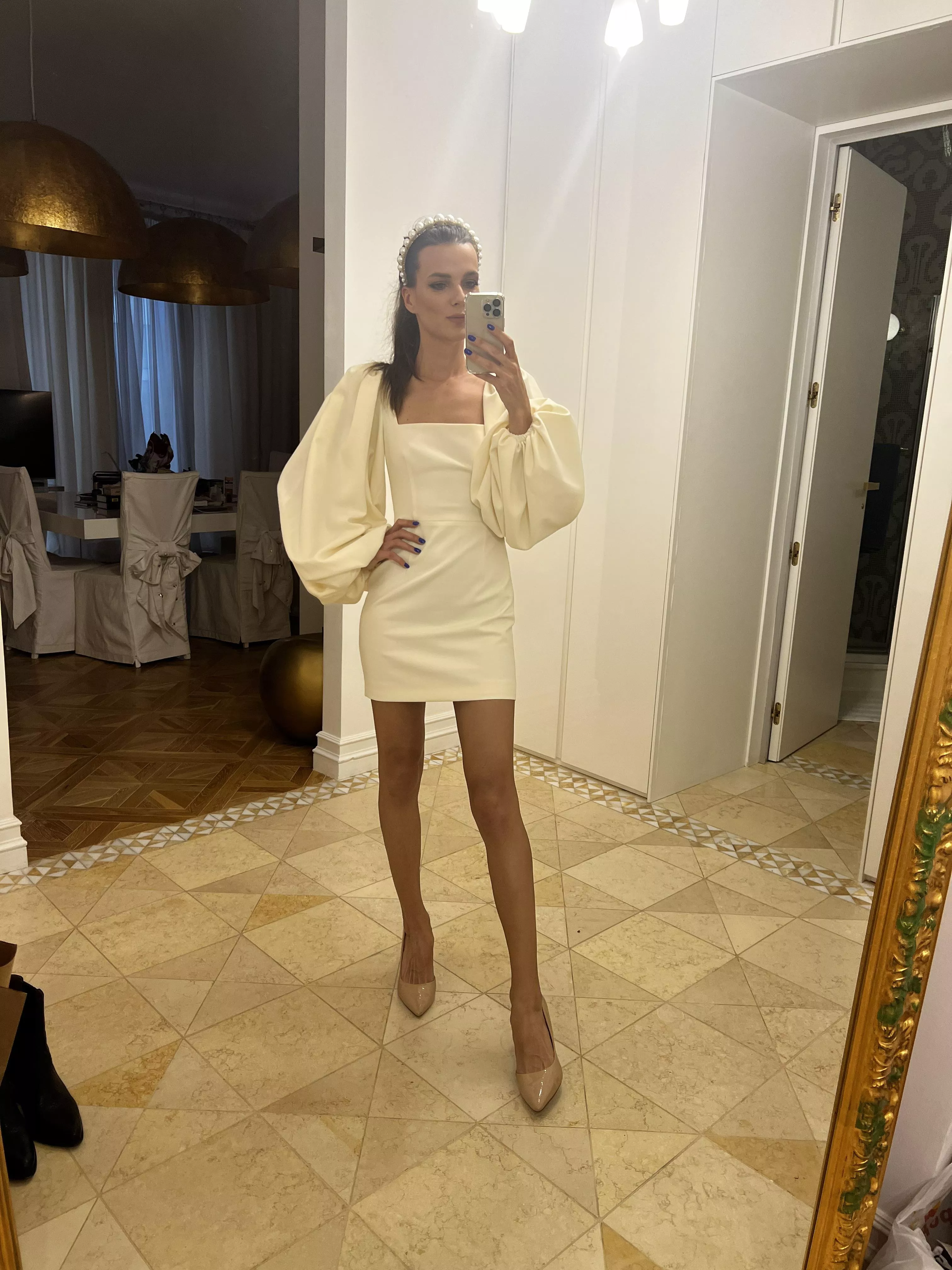 Do you like my legs and outlook? posted by SensitiveFlower96