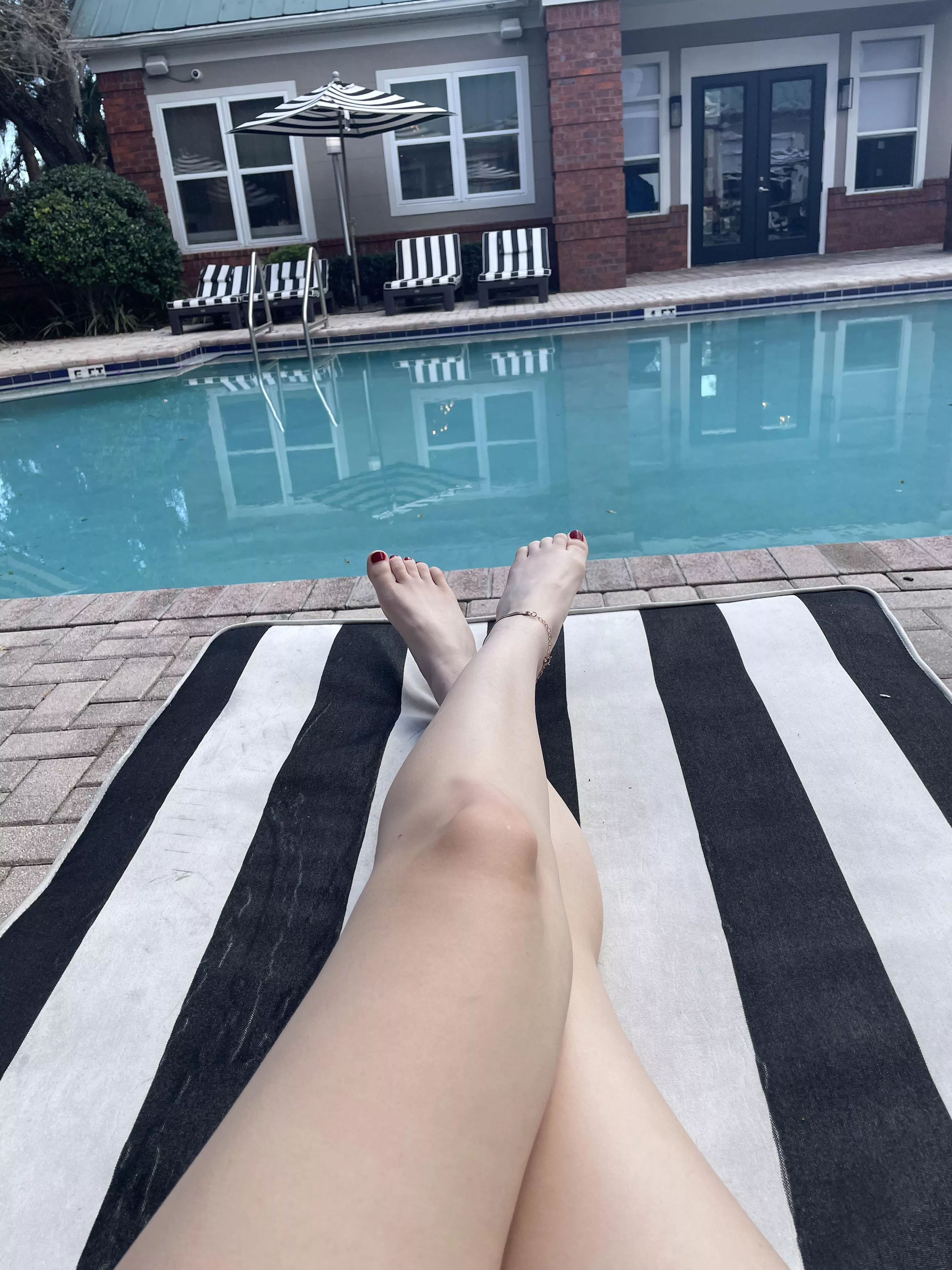 Do you like my legs? posted by Rapunzel333333