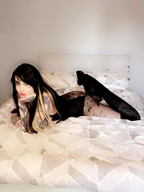 Do you like my long legs in my nylons? by lucie_purr