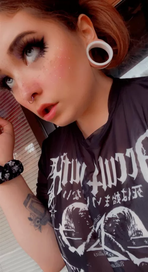 Do you like my makeup today ? Really wish someone would make it run for me though by princesspetty669