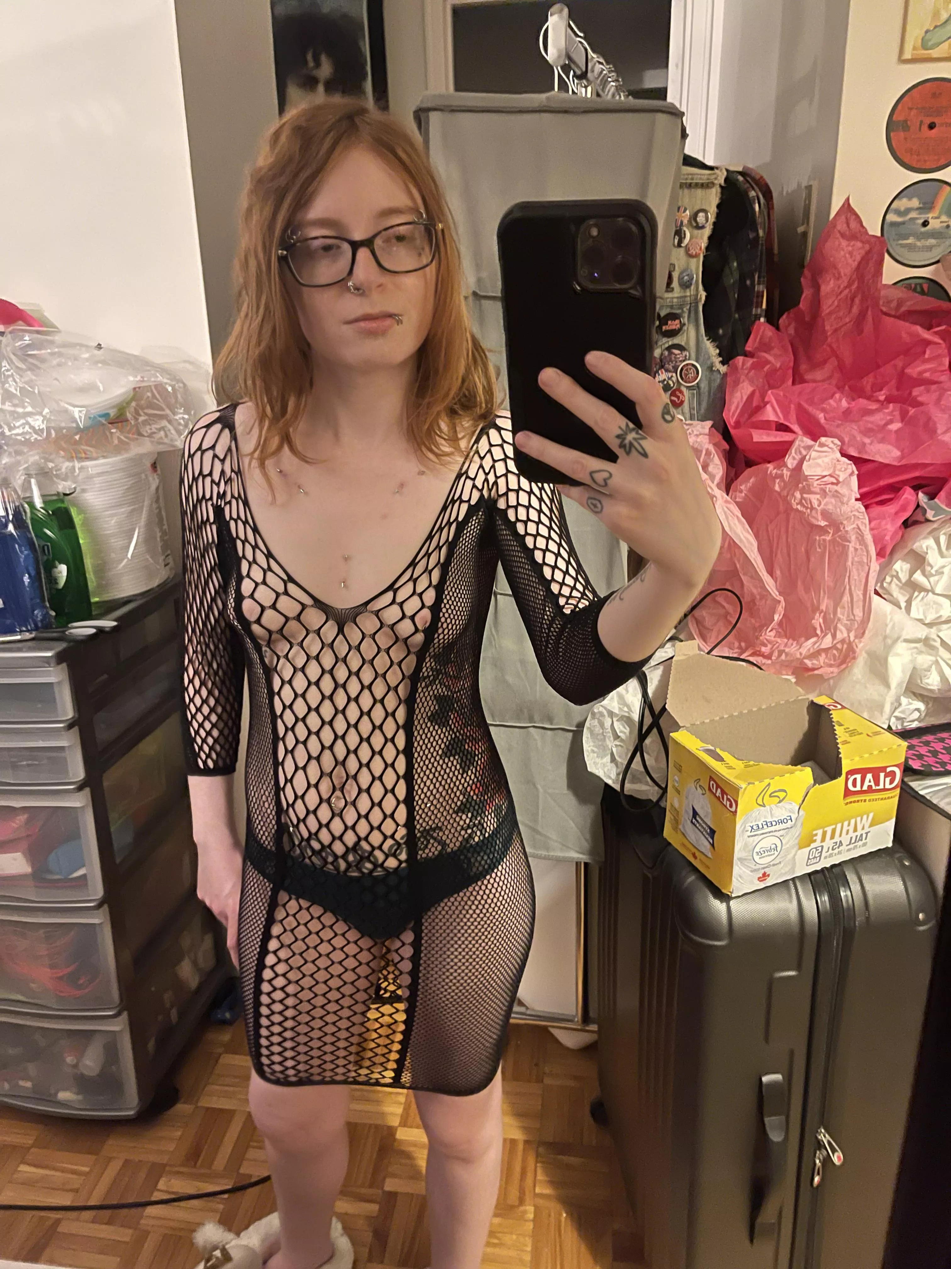 Do you like my mesh outfit? posted by HotPants141