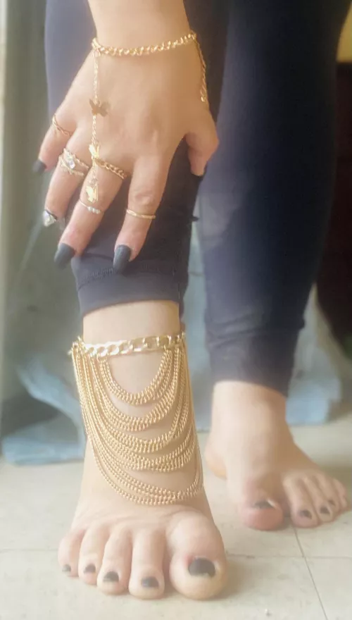 Do you like my new jewelry? by ToetallyGirly