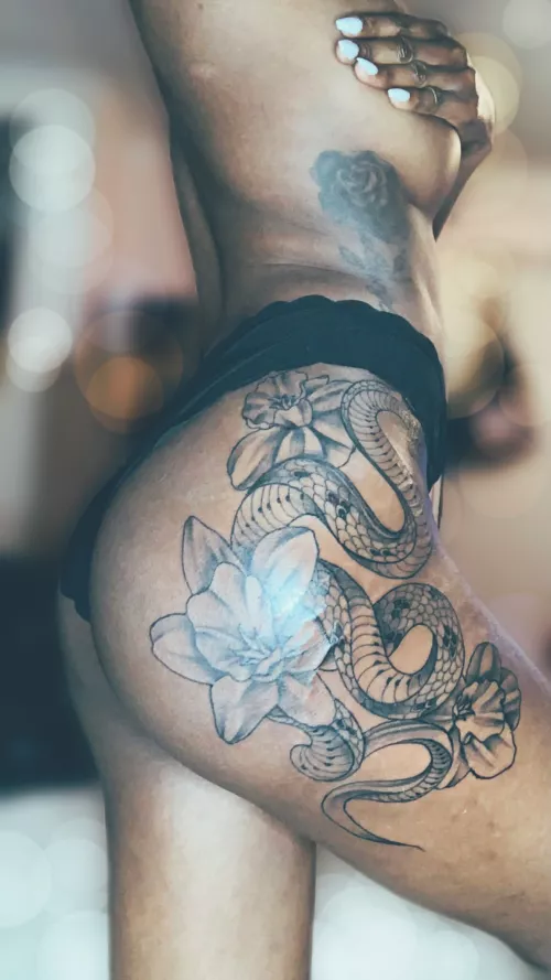 Do you like my new tattoo? by Sweetpussy869