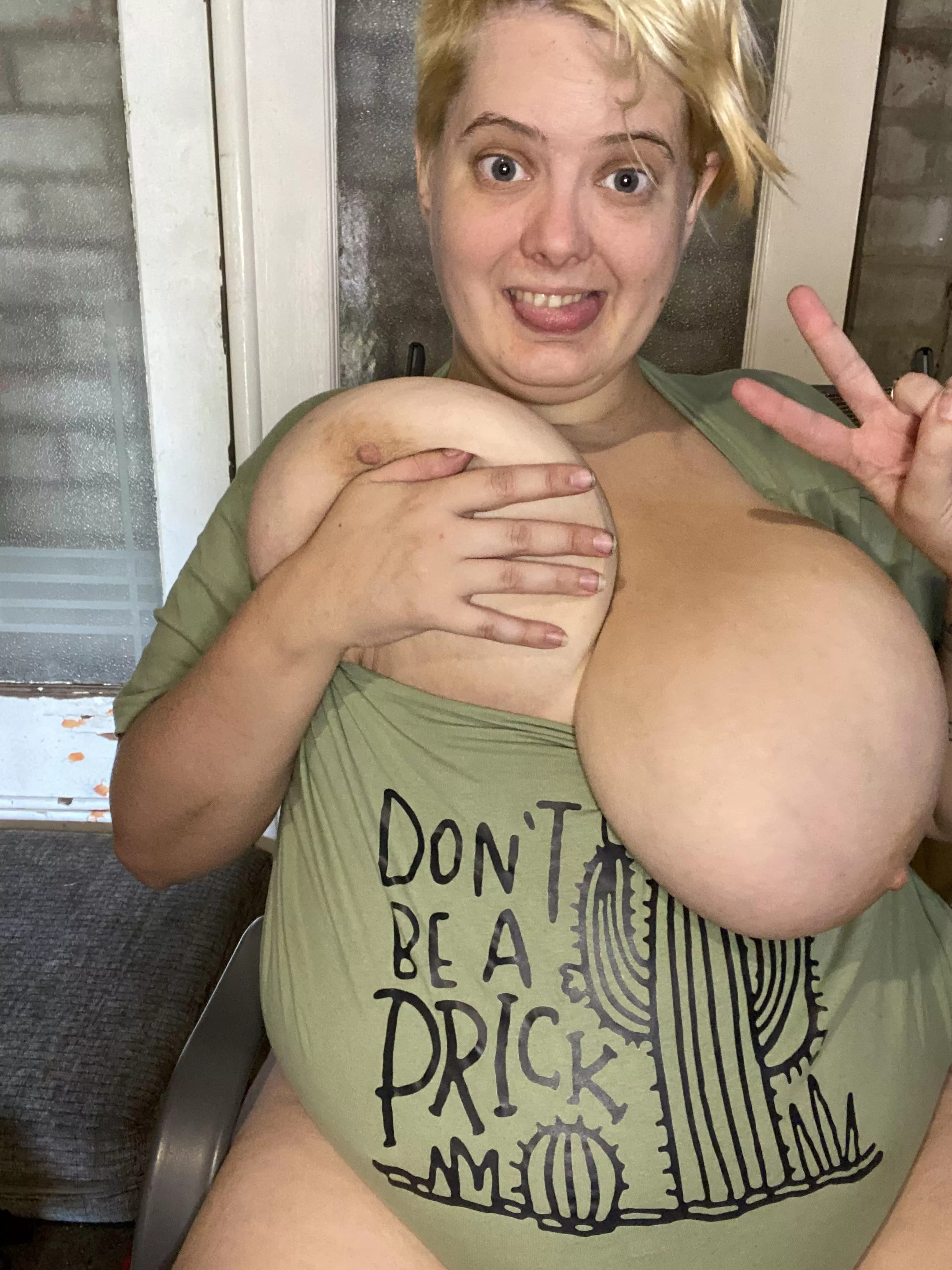 Do you like my new top? 🤣 posted by Doctorsybil1