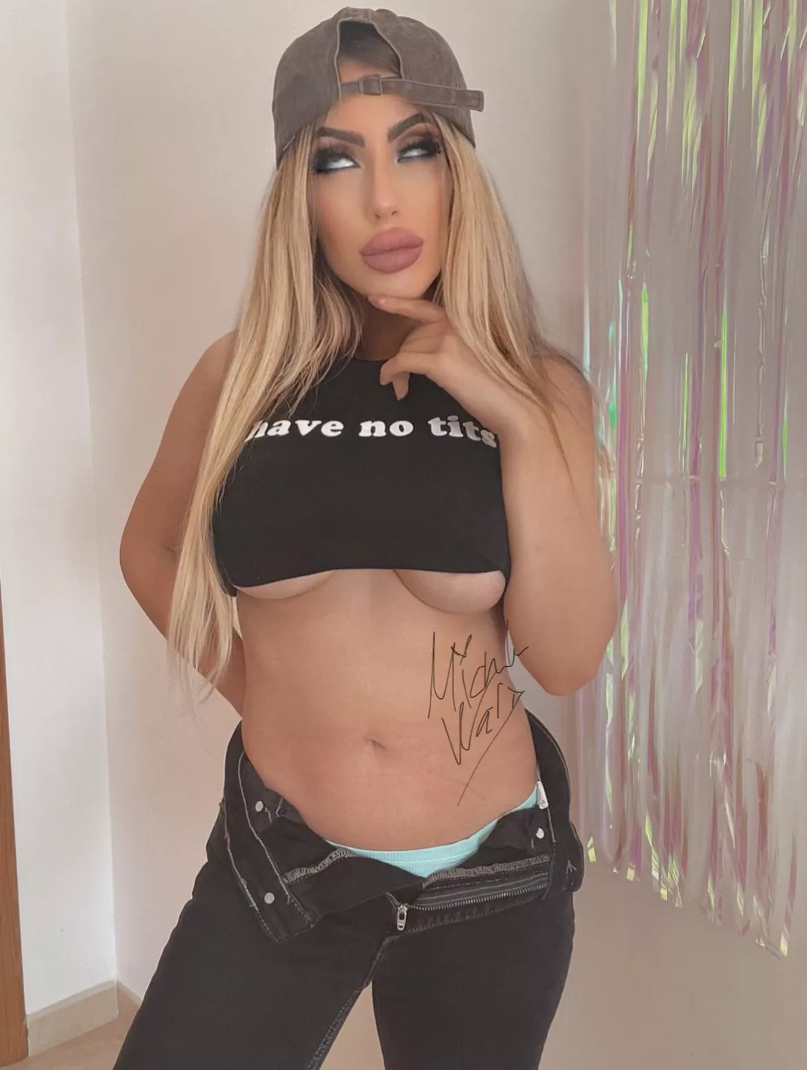 Do you like my outfit? posted by leahxtravis