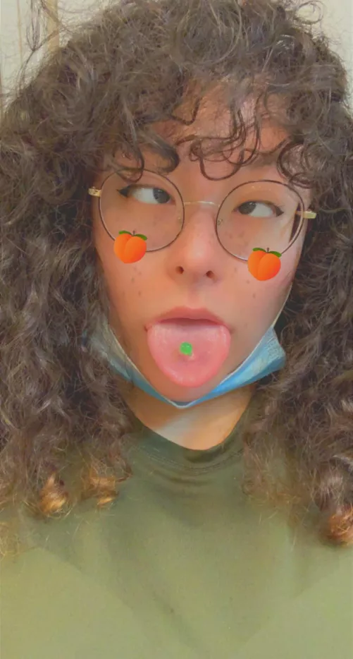 Do you like my piercing ?:) by cookiez_716