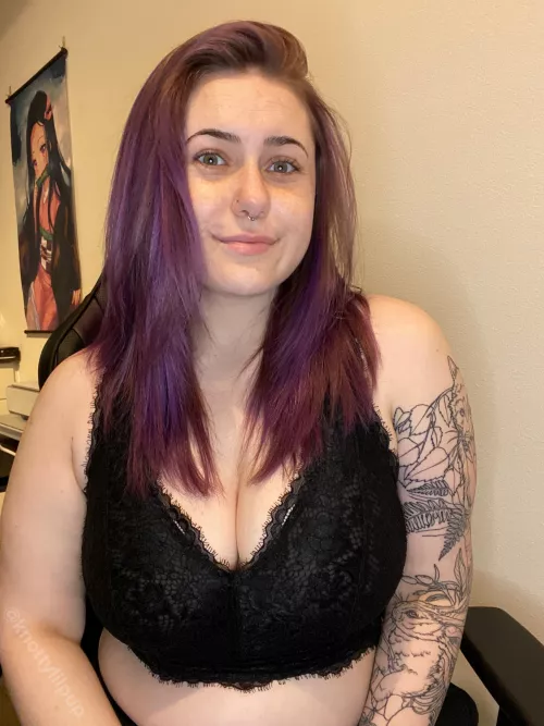 Do you like my purple hair? ☺️💜 by knottylilpup