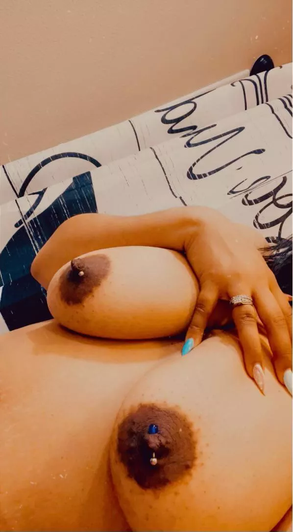 Do you like my saggy milf tits? posted by Cubana_BrownRounds