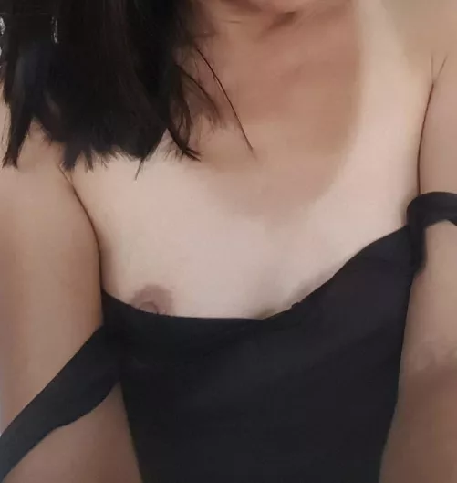 Do you like my singlet top ? ;) by Innocent_nikki_18