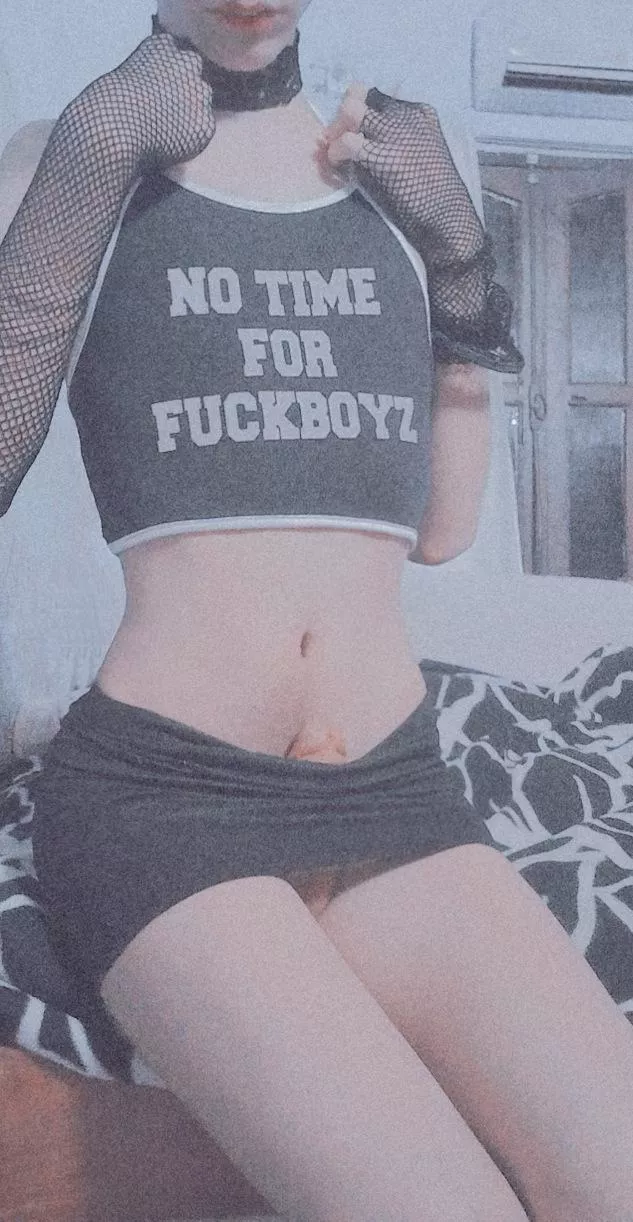 do you like my skirt? 😽💕 posted by Mrfemboysell