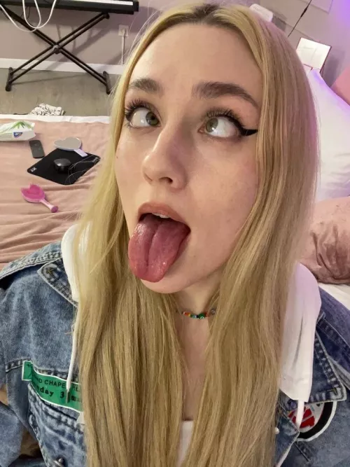Do you like my slutty ahegao face? by KENNETHANGEL