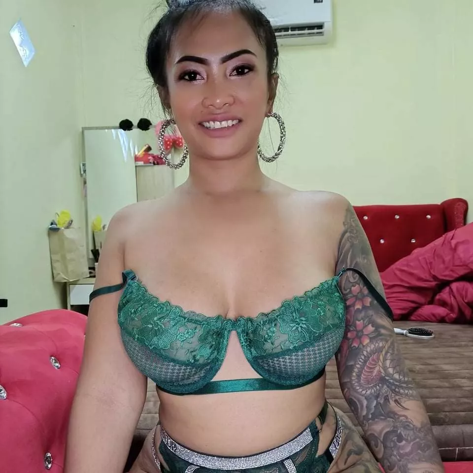 do you like my smile 😁 posted by cocontsoil