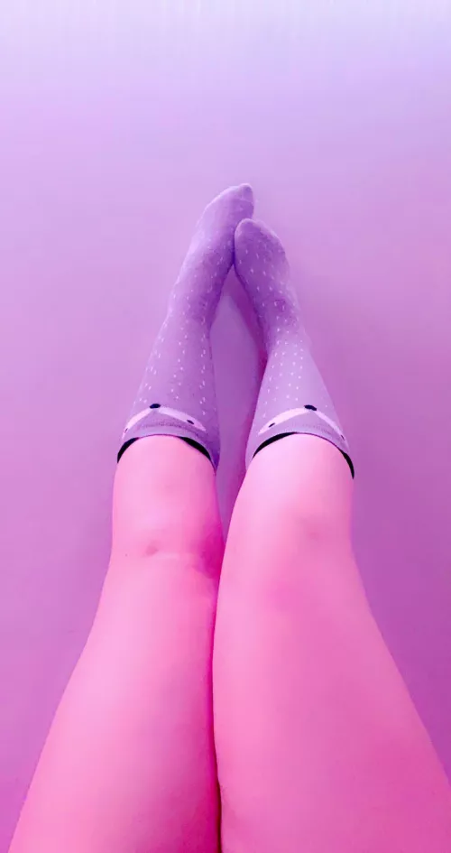 Do you like my socks of the day? by bunnigloss