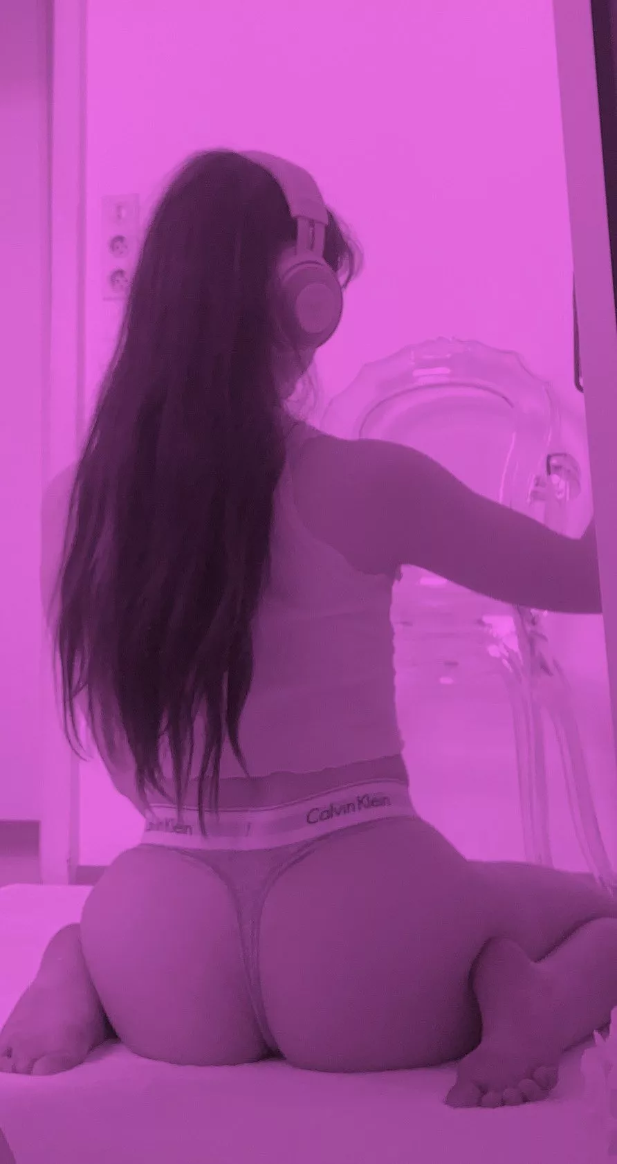 Do you like my summer gaming outfit? posted by x_nori_