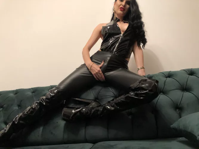 Do you like my surprise? by capriceblackts