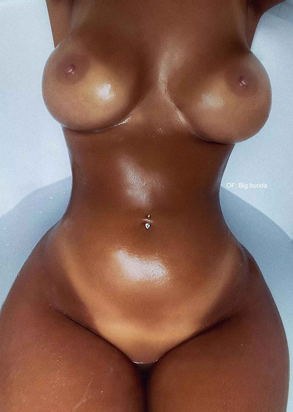 Do you like my tan? posted by BigBundaPawg