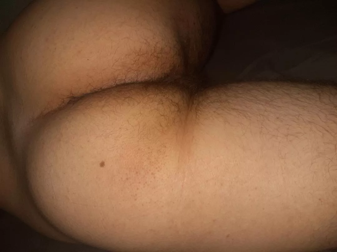 Do you like my thick ass? [18] posted by hairyasscumbucket