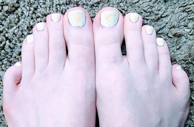 Do you like my white milky pedicure with blue glitter sparkle?? 👣❤️💅 funfeetxxx by funfeetxxx
