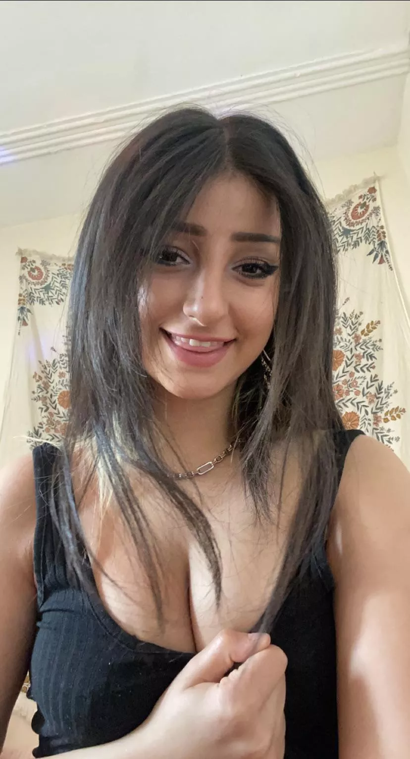 Do you like Persian girls?💋 posted by Party-Standard-5628