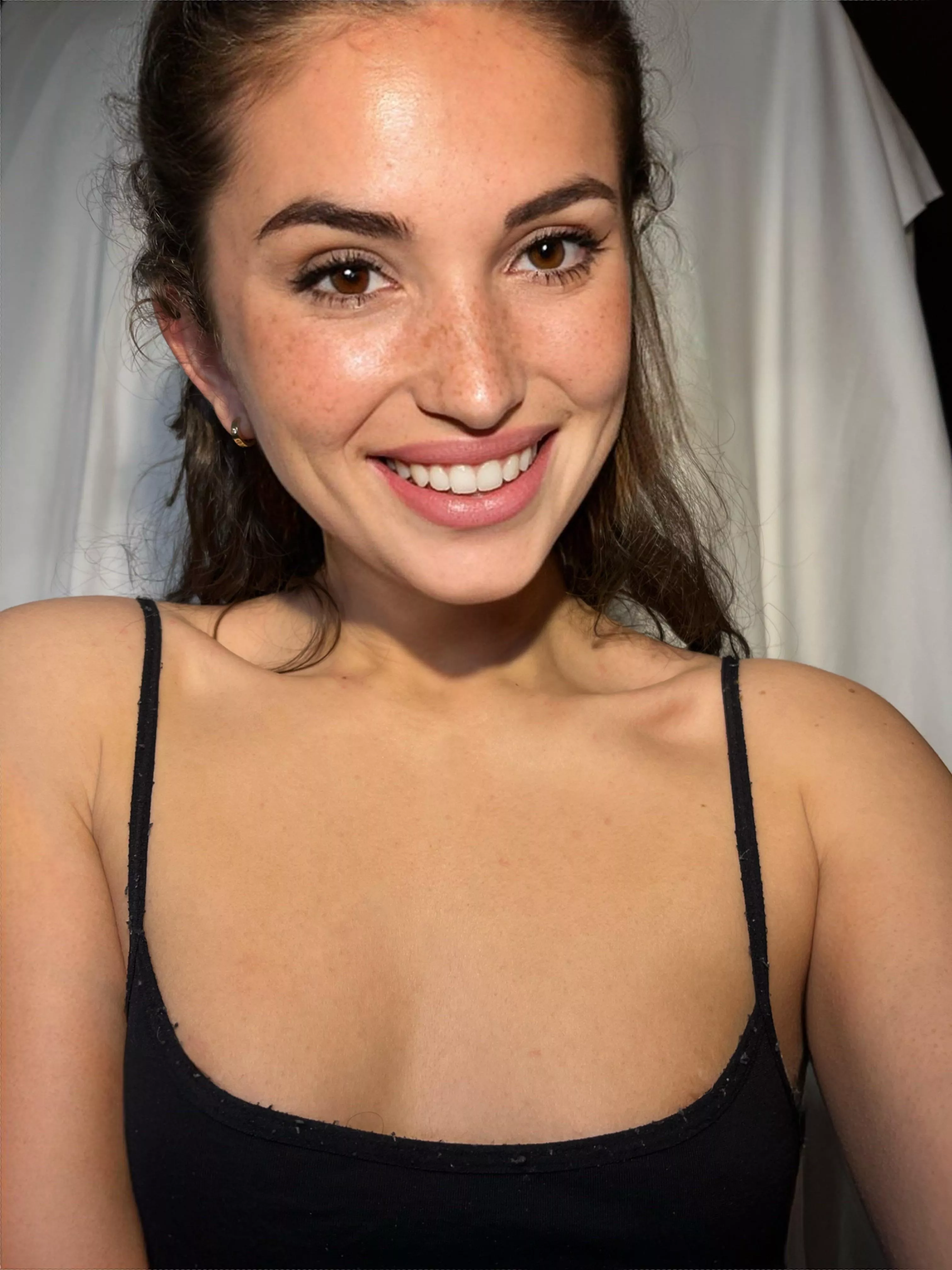 Do you like petite latinas?🥰 posted by ameliebabie