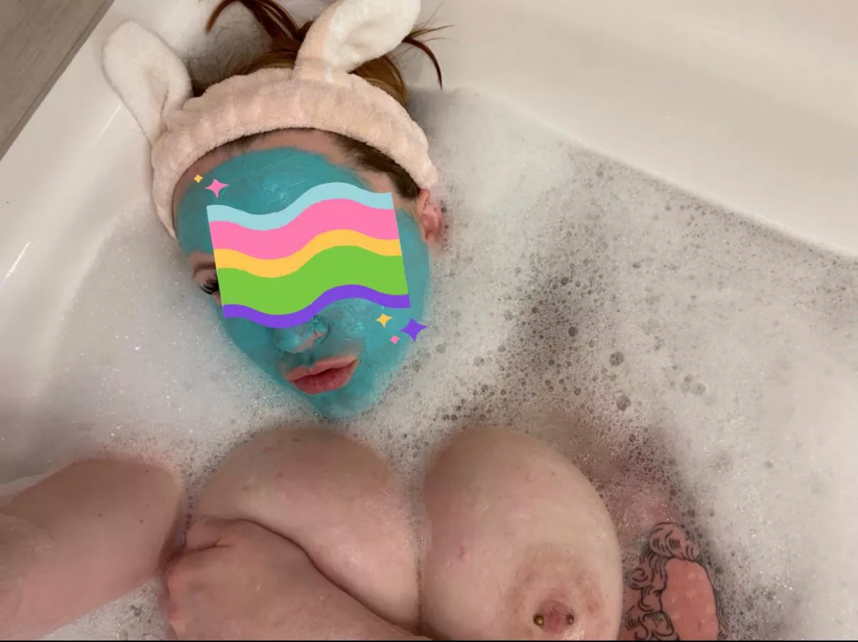 Do you like pierced nipples? 🥰 posted by cherriebrat