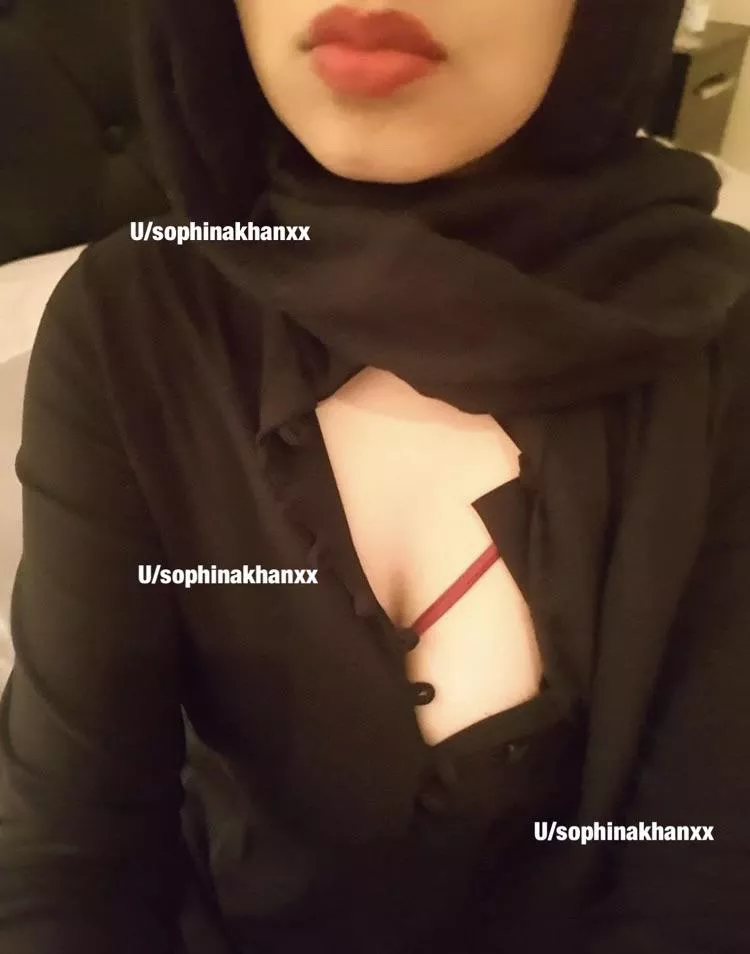 Do you like shy married conservative Muslim housewife’s posted by soph1nakhanxx