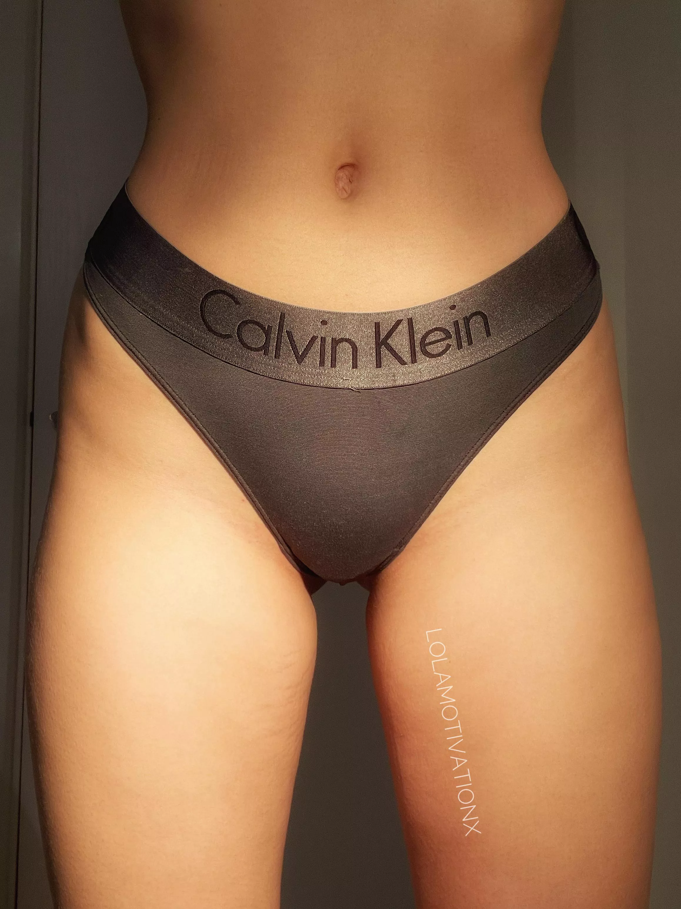 Do you like solid thighs attached to those hips? posted by lolamotivationx