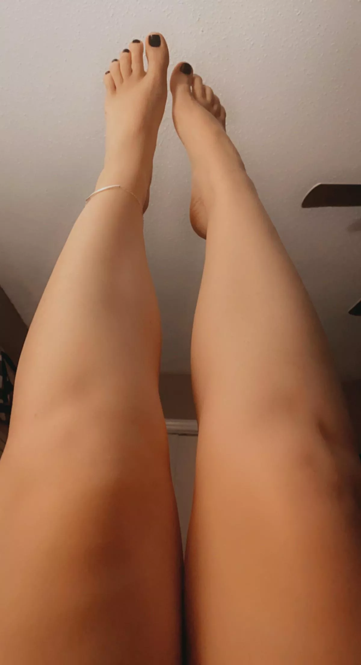 Do you like the straight up in the air? ✈️ posted by Yourwhiterabbit