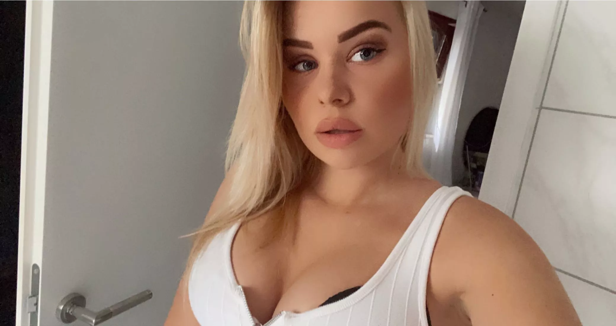 Do you like the top for our first date? posted by Jessy_Baker