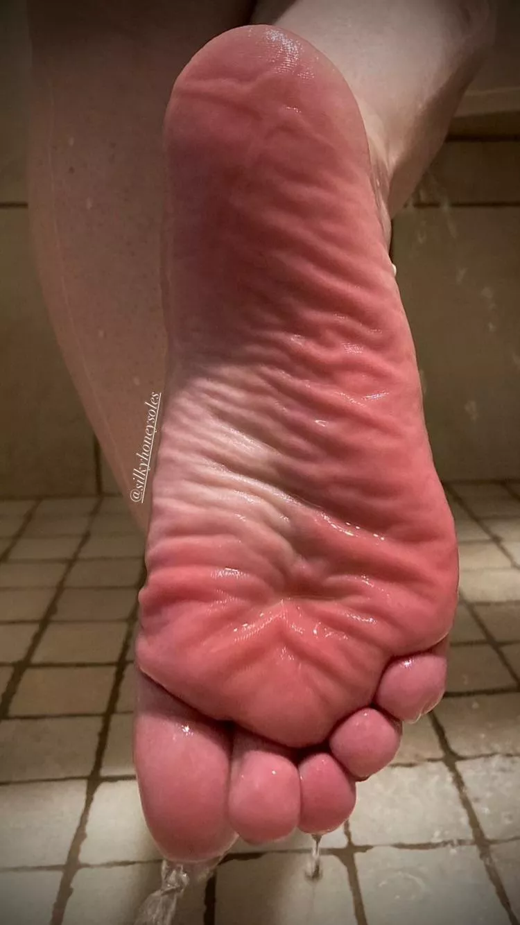Do you like them wet and smooth or wet and scrunched? posted by silkyhoneysoles