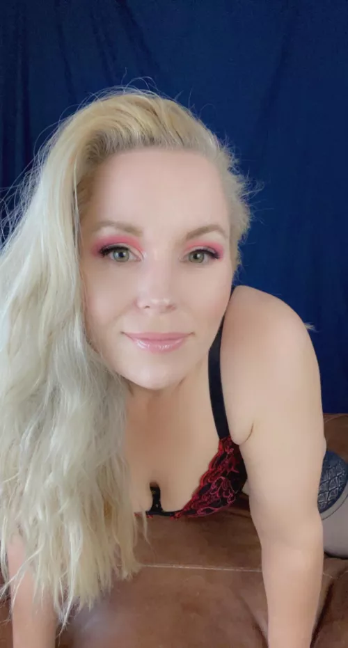 Do you like Thicc, Blonde, Milfs? by FreyjaFantasy