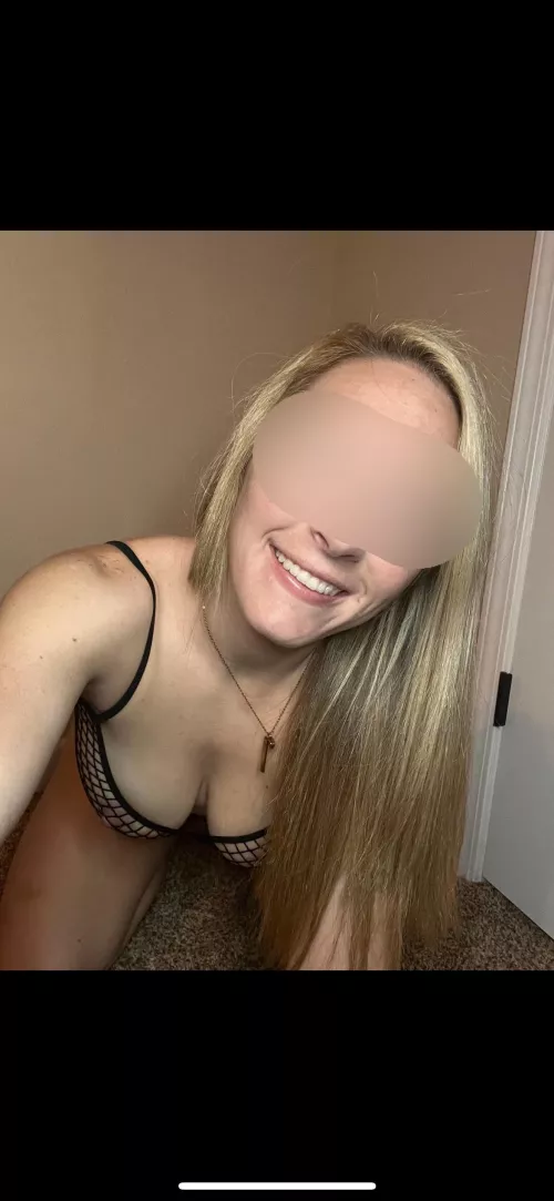 Do you like this milf body? by Diplogreen32