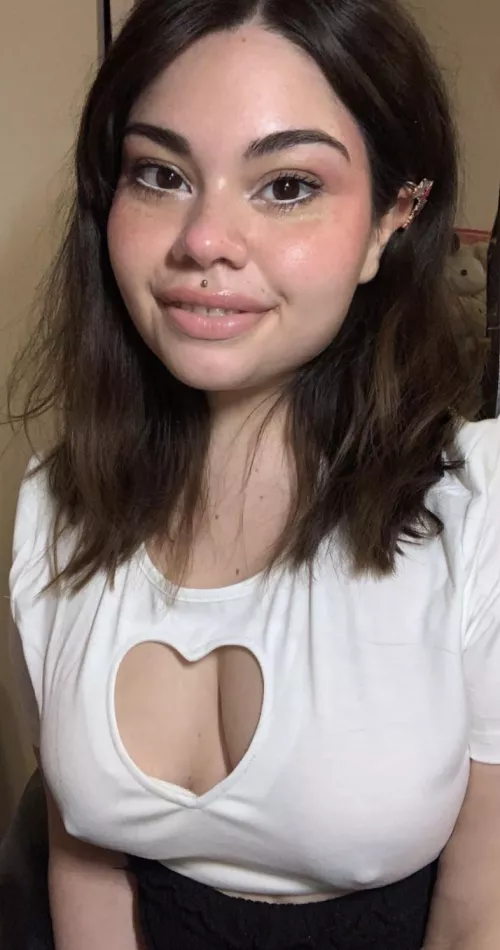 Do you like this top on me? by mollyzedolly