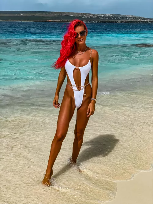 Do you like to swim? Come and join me 💦🤍 by RedheadMajesty