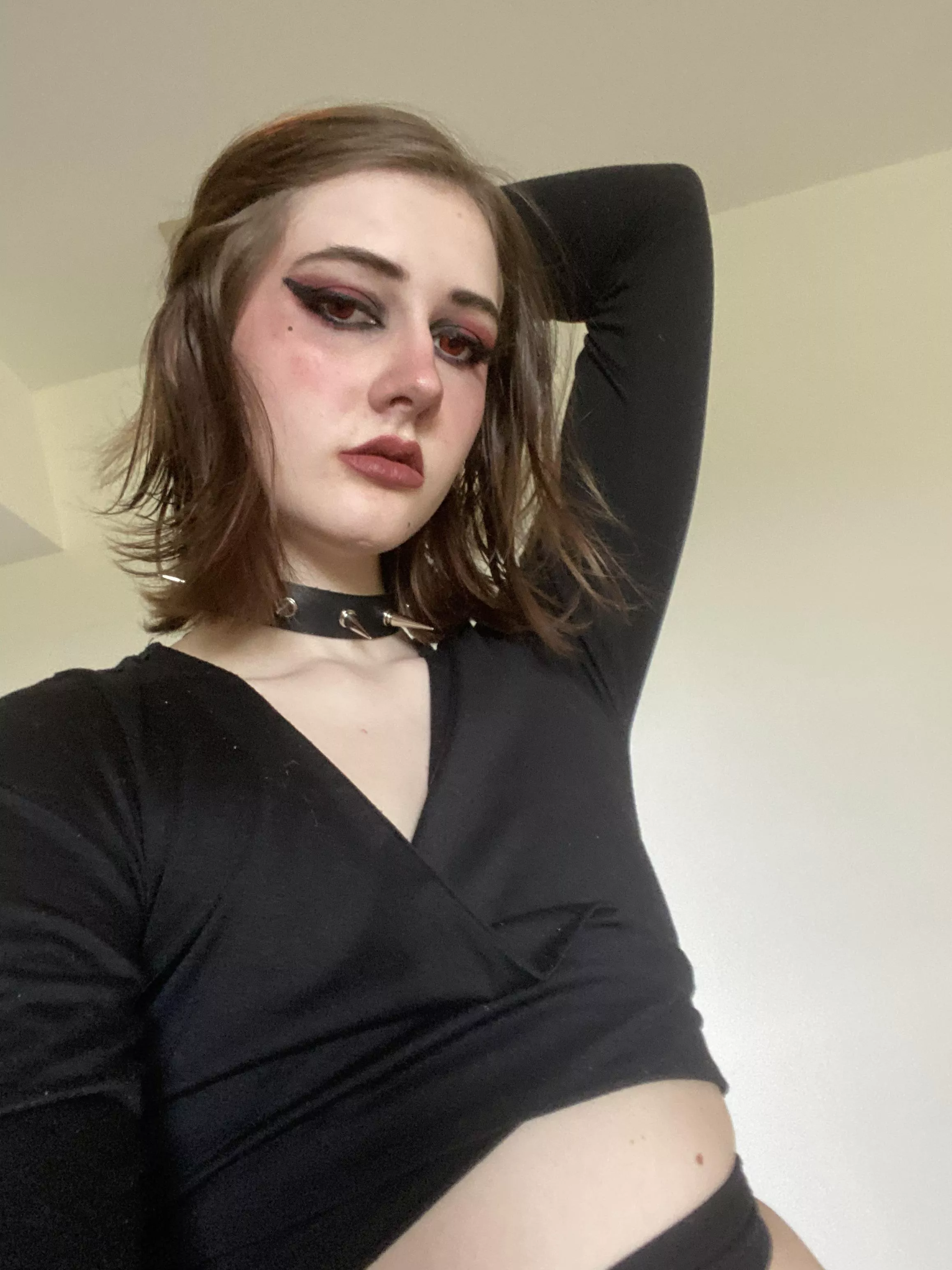 Do you like vampire femboys? :) posted by VaricTheGreat