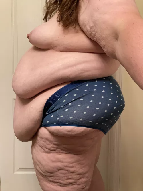 Do you like when I take my belly out? by pinkbbw