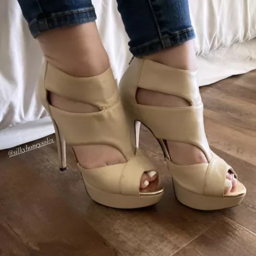 Do you like-em? by silkyhoneysoles