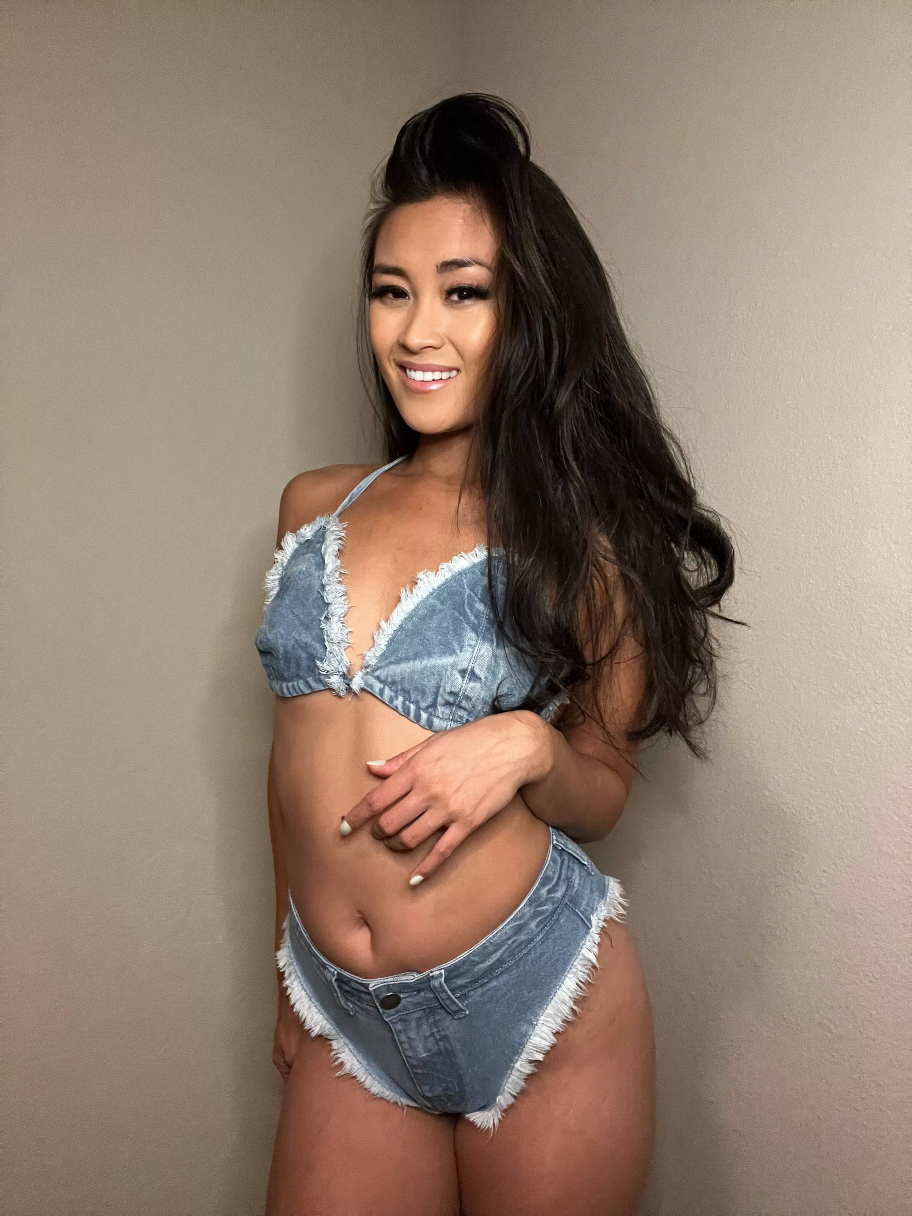 Do you love a cute and charming Asian girl like me? 😈 posted by sunshinesinababy