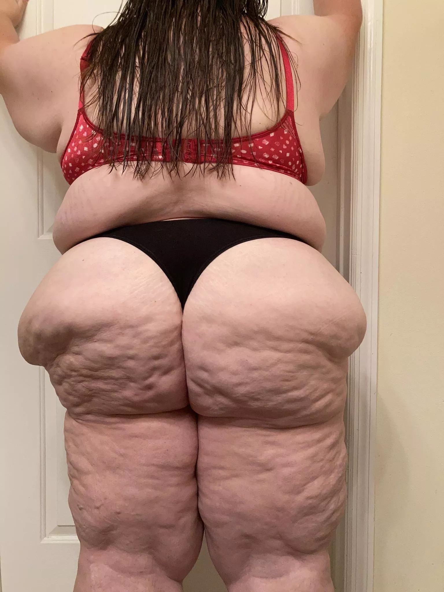 Do you love my huge ass in a thong? posted by pinkbbw