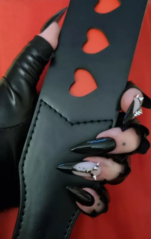 Do you prefer blunt or sharp to start darling? [F] by Curvy_Creeper89